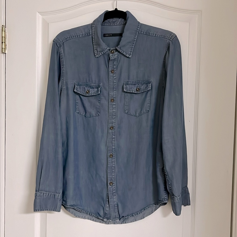 Fidelity button up top